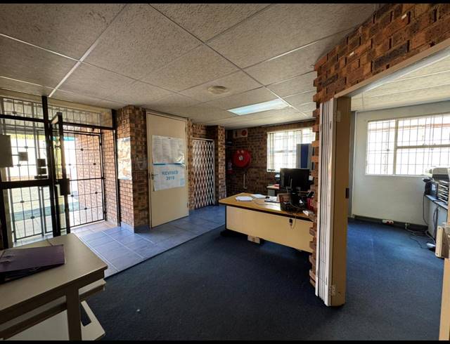 800M² WAREHOUSE FOR SALE IN FLORIDA